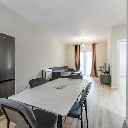 Galleria Roma 3 * Тирана